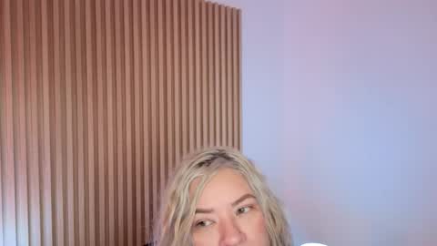 Snapshot of marianl0ve chatting on January 12, 2026, 10:20 am Marian Love online show from January 12, 2026, 10:20 am