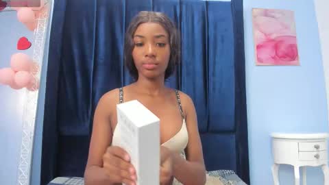 Snapshot of marianrosse chatting on February 27, 2026, 6:02 am marianrosse online show from February 27, 2026, 6:02 am