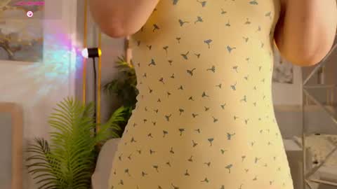 Snapshot of marie_diaze chatting on July 8, 2026, 6:23 pm Marie LEAVE YOUR WITH ME online show from July 8, 2026, 6:23 pm