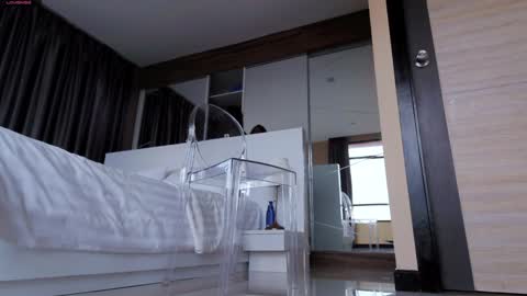 Marie online show from December 6, 2024, 11:00 am