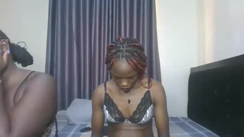 Snapshot of marie_louis chatting on March 17, 2026, 8:06 am Marie online show from March 17, 2026, 8:06 am