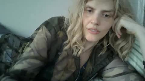 Snapshot of mariejojo chatting on May 30, 2026, 5:43 pm Mariejojo online show from May 30, 2026, 5:43 pm