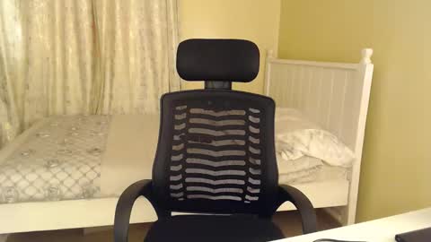 mariejuana online show from November 26, 2025, 11:22 am