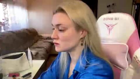 Snapshot of mariellesockwell chatting on March 8, 2026, 7:12 am Hey Im Ash I think together we can hit first 10 thumbs up online show from March 8, 2026, 7:12 am