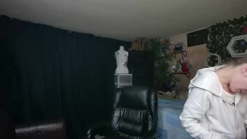 Snapshot of mariewaters chatting on May 31, 2026, 2:31 am Marie Ann Waters online show from May 31, 2026, 2:31 am
