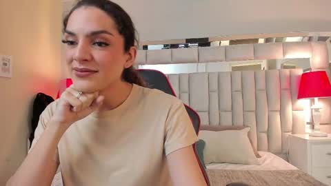 Snapshot of mariiahneedles chatting on October 23, 2025, 12:32 am mariiahneedles online show from October 23, 2025, 12:32 am