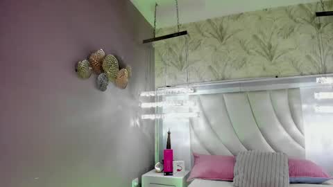 Snapshot of mariluu_ chatting on June 2, 2026, 12:51 pm Mariluu online show from June 2, 2026, 12:51 pm