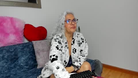 marilyn70 online show from November 12, 2025, 9:58 pm