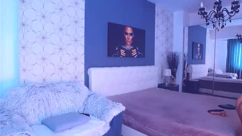 Snapshot of marimais chatting on December 5, 2025, 8:12 am Mary Mais online show from December 5, 2025, 8:12 am