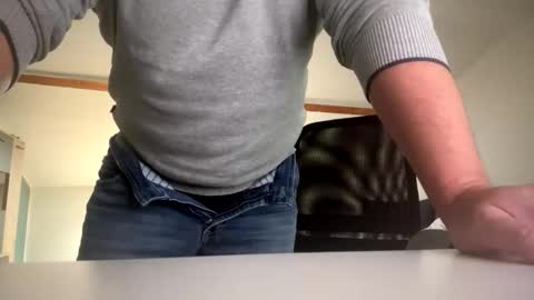 Snapshot of mario17o3 chatting on November 17, 2025, 10:54 am Hot N Horny online show from November 17, 2025, 10:54 am