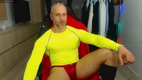 MarisMuscle online show from November 18, 2025, 8:02 pm