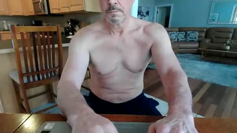 Mark online show from November 16, 2025, 3:28 pm