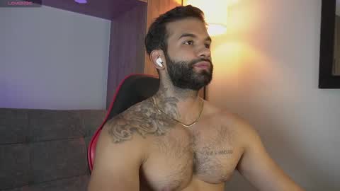 Snapshot of mark_hazze chatting on March 10, 2026, 11:43 pm Mark online show from March 10, 2026, 11:43 pm