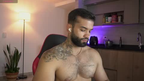 Snapshot of mark_hazze chatting on March 19, 2026, 12:25 am Mark online show from March 19, 2026, 12:25 am