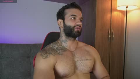 Snapshot of mark_hazze chatting on April 5, 2026, 1:14 am Mark online show from April 5, 2026, 1:14 am