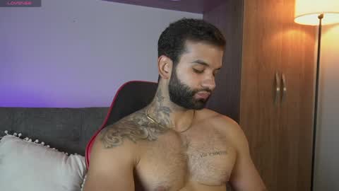 Snapshot of mark_hazze chatting on April 7, 2026, 12:11 am Mark online show from April 7, 2026, 12:11 am