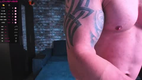 Snapshot of mark_normal chatting on November 14, 2025, 3:49 am Mark online show from November 14, 2025, 3:49 am