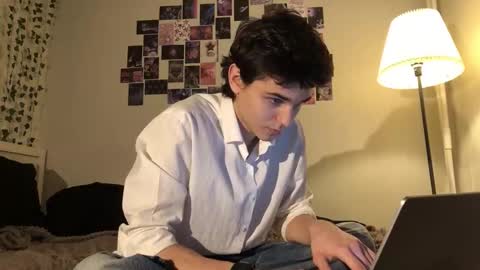 Mark online show from October 25, 2025, 12:34 pm