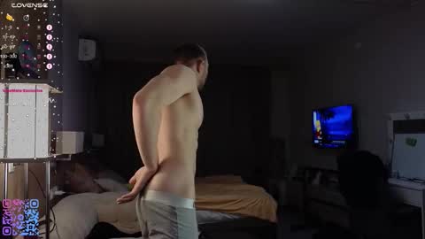 Snapshot of mark_stiff chatting on December 21, 2025, 9:33 pm Mark online show from December 21, 2025, 9:33 pm