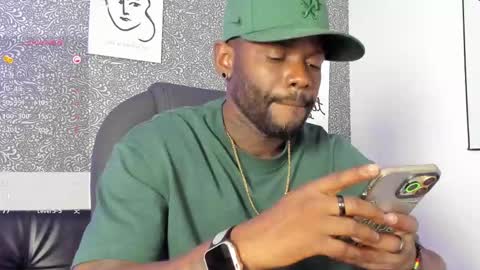 Snapshot of mark_vega chatting on May 8, 2026, 3:45 am Mark online show from May 8, 2026, 3:45 am