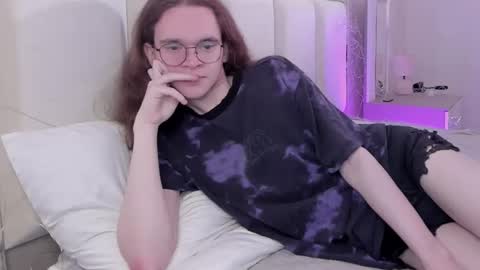 Mark online show from November 14, 2025, 10:25 am