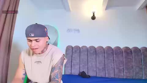 Sebastian online show from October 31, 2025, 9:05 pm