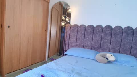 Sebastian online show from November 25, 2025, 4:45 am