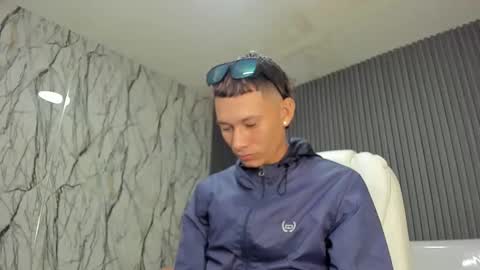 Snapshot of marks_sexy chatting on November 5, 2025, 5:57 pm marks_sexy online show from November 5, 2025, 5:57 pm