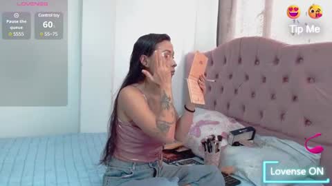 marly_hottest online show from February 18, 2025, 4:48 pm