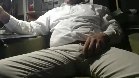 Snapshot of marrieddad19751975 chatting on February 19, 2025, 4:01 am only fans marrieddad19751975 online show from February 19, 2025, 4:01 am