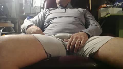 Snapshot of marrieddad19751975 chatting on October 2, 2025, 9:27 am only fans marrieddad19751975 online show from October 2, 2025, 9:27 am