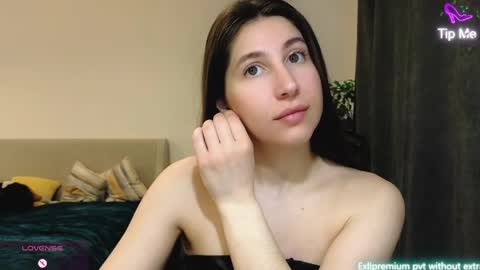 marrycolins online show from April 19, 2026, 3:06 am