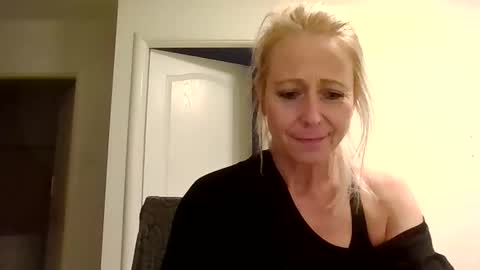 MaryGoRound online show from November 1, 2025, 3:14 pm