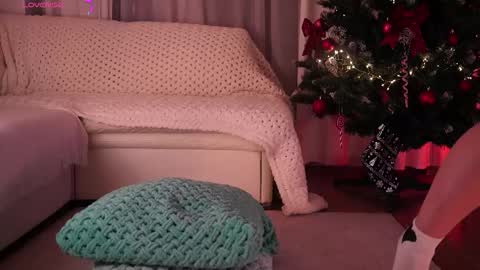 Maria  online broadcast from Tuesday to Suturday from 6 pm to 12 pm Germany time Sunday-Monday offline online show from November 26, 2025, 5:36 pm