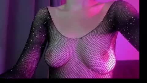 marryloveen online show from October 3, 2025, 7:22 pm