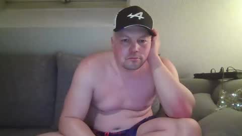 Snapshot of mars0481 chatting on December 23, 2024, 5:17 am mars0481 online show from December 23, 2024, 5:17 am