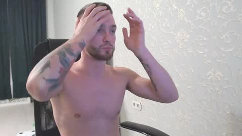 Snapshot of marselle_looker chatting on January 12, 2025, 1:53 am Marselle online show from January 12, 2025, 1:53 am