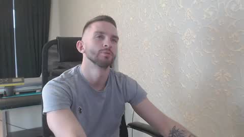 Snapshot of marselle_looker chatting on February 6, 2025, 6:51 am Marselle online show from February 6, 2025, 6:51 am