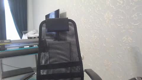 Snapshot of marselle_looker chatting on February 6, 2025, 12:59 pm Marselle online show from February 6, 2025, 12:59 pm