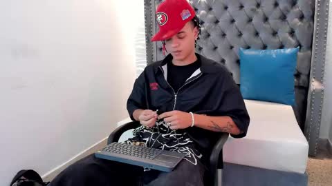 MARSHALL online show from November 18, 2025, 1:15 pm