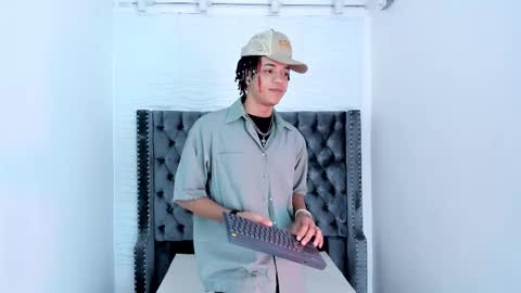 MARSHALL online show from November 25, 2025, 1:11 pm