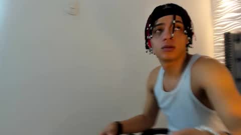 MARSHALL online show from December 1, 2025, 1:05 pm