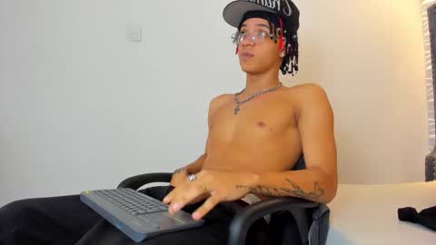 MARSHALL online show from February 24, 2026, 12:58 pm