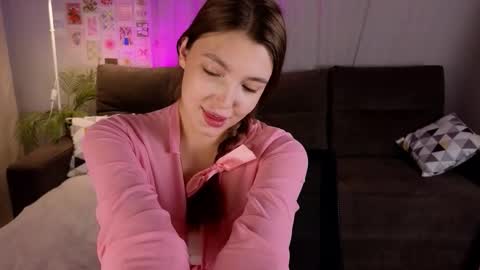 marshmelany online show from October 19, 2025, 1:28 am