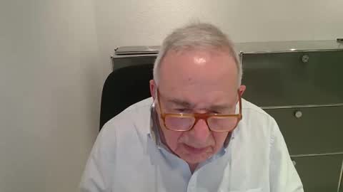 martin_1947 online show from January 10, 2026, 8:32 pm