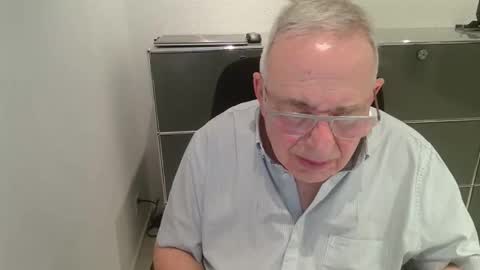 martin_1947 online show from February 23, 2026, 10:07 pm
