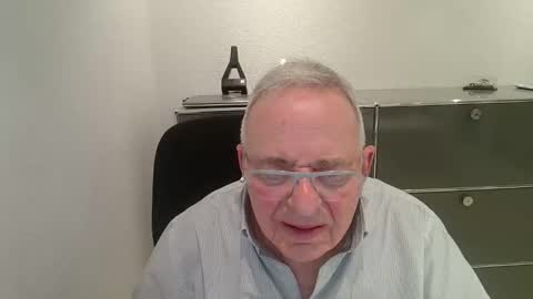 martin_1947 online show from February 26, 2026, 11:15 pm