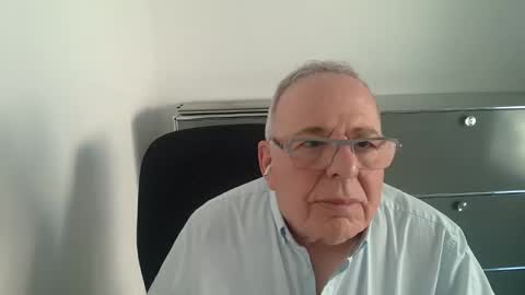 martin_1947 online show from May 17, 2026, 5:31 pm