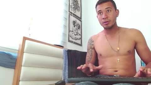 martin_smith20 online show from December 1, 2025, 1:05 pm