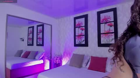 Snapshot of martina_adams chatting on November 11, 2025, 12:05 pm mari online show from November 11, 2025, 12:05 pm